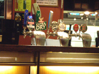 シドニーのパブによくあるビールのタップカウンター