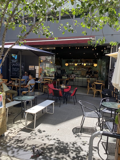 ザ ジョリー スワグマン バックパッカーズ ホステル シドニー近くのオープンカフェ