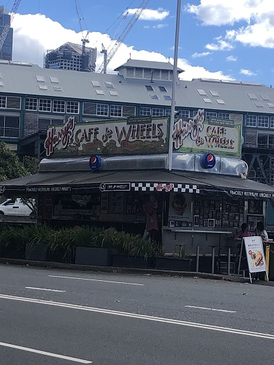 ネスト ウールルームールー近くの「Harry's Cafe de Wheels」