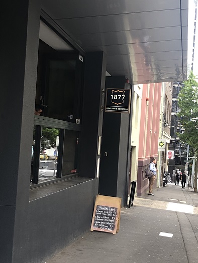 イビス シドニー ダーリングハーバー近くの「1877 Wine Bar & Espresso」