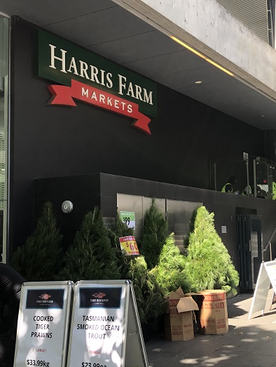 スプリングフィールド・ロッジ・シドニー前の「HARRIS FARM」