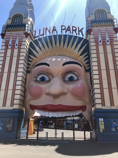 シドニーの遊園地ルナパーク(Luna Park)