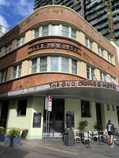シドニーのパブ、クレアホテル Clare Hotel