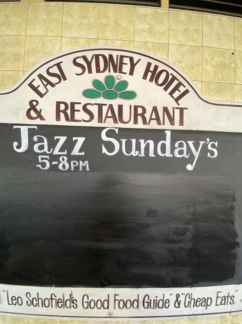 シドニーのパブ「イーストシドニーホテル（East Sydney Hotel）」