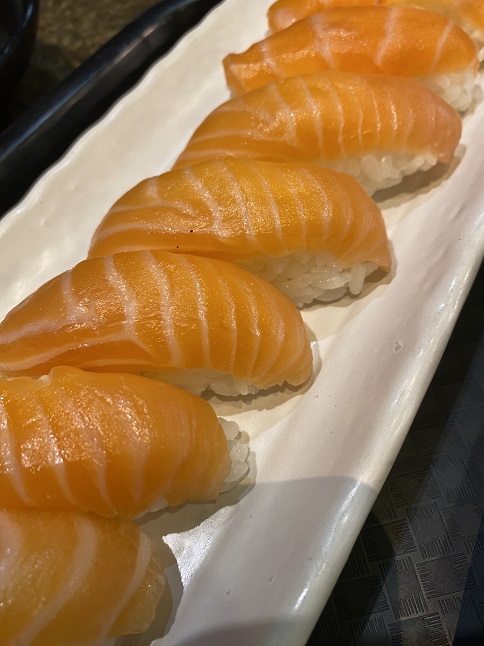 シドニーのお寿司屋さん「Boom Sushi」のサーモンのお寿司