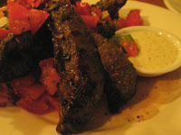 シドニーのアフリカ料理レストランのモロッコ風ラム肉