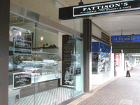 シドニーのモスマンにあるケーキ店「PATTISON'S PATISSERIE」、明るくてお洒落な雰囲気
