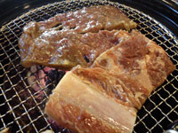 �V�h�j�[�̊؍��ē���Surasang Charcoal BBQ Restaurant�̃J���r