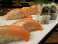 �V�h�j�[�̓��{�H���X�g����Sushi-Ya�̃T�[�������i