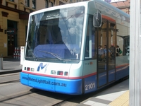 �g����